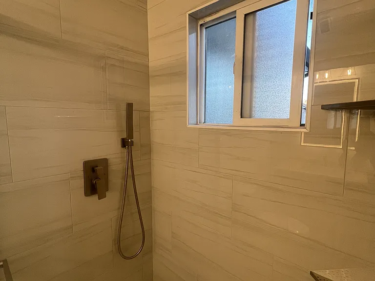 548 Las Palmas Ave #B — Photo 10