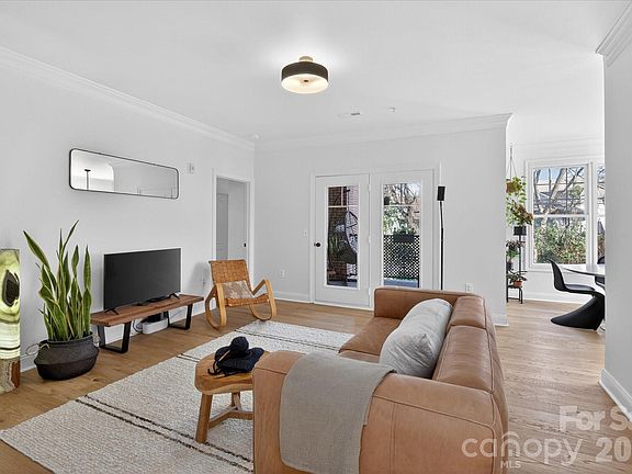5th image of 739 Magnolia Ave