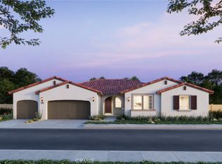 11677 Saddleback Dr, Redlands, CA 92373