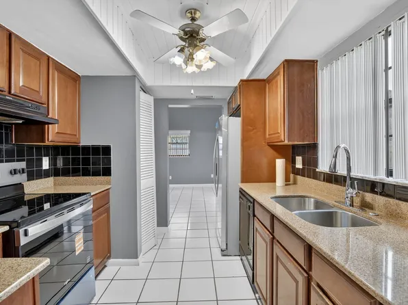 7721 NW 42nd Court, Hollywood, FL 33024