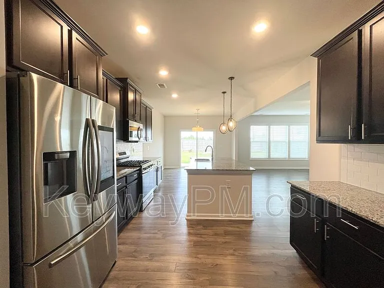 4136 Thimbleberry Dr — Photo 7