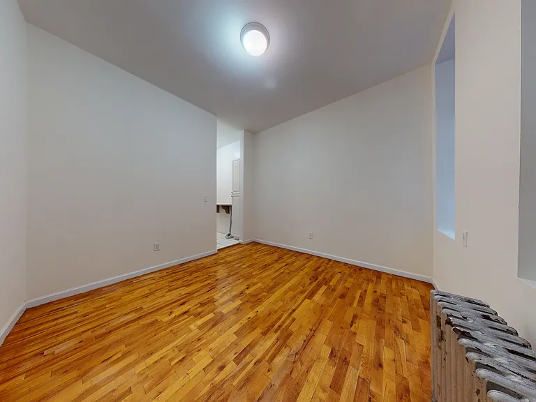 711 2nd Ave #1C — Photo 4