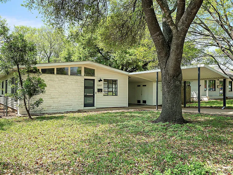 1207 Ridgemont Dr — Photo 14