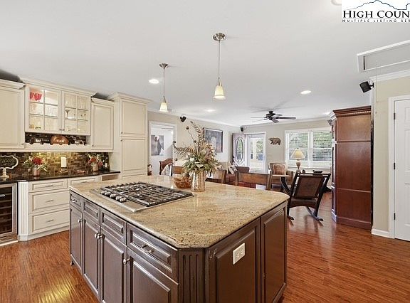 3rd image of 154 Beau Rivage Drive