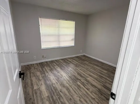 156 NW 12th St APT 3, Pompano Beach, FL 33060