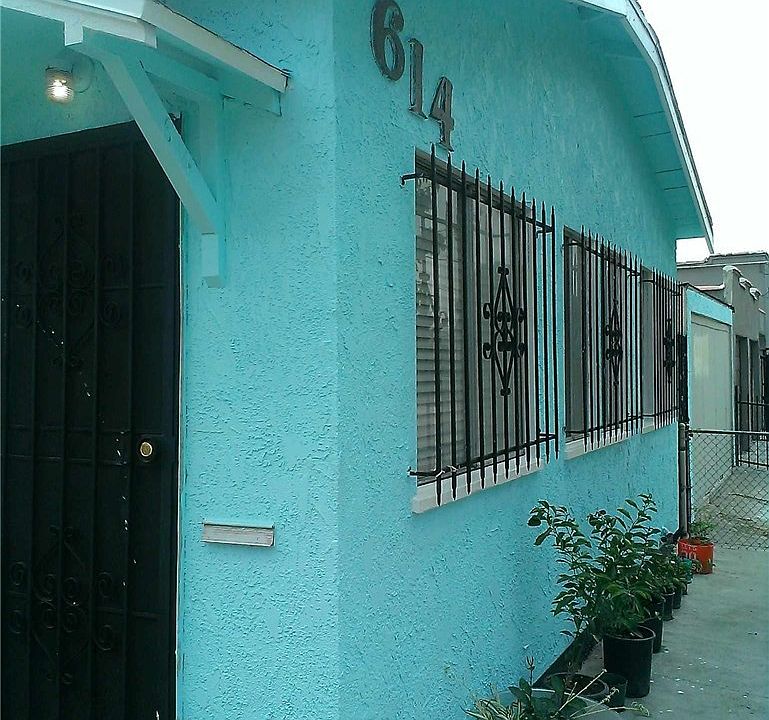 1st image of 614 W 70th St