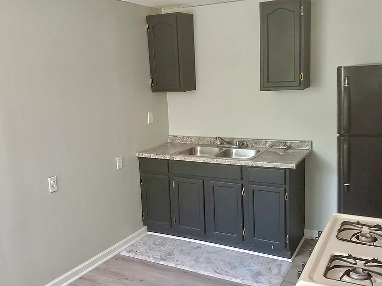 187-189 N Main St N #3 — Photo 3