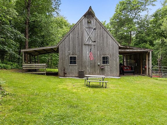 2nd image of 171 Farm Pond Rd