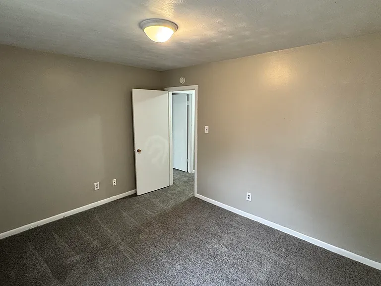 4748 Scottsdale Ave — Photo 15