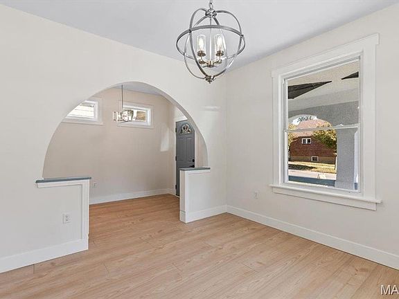 2nd image of 4471 Dewey Ave