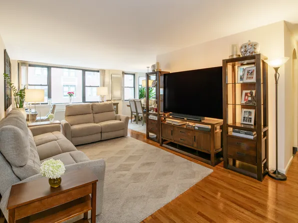 420 East 51st Street image 1 of 8