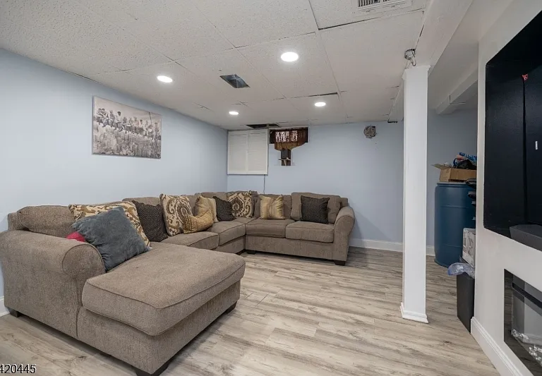 955 Liberty Ave — Photo 15