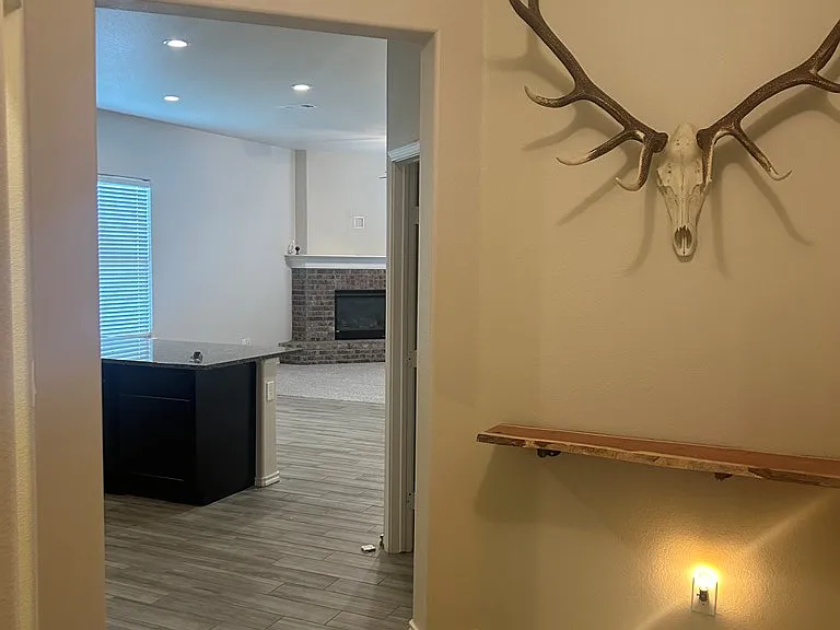 1023 E 90th Ct — Photo 2