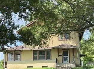 205 Shellway Dr, Mount Ayr, IA 50854
