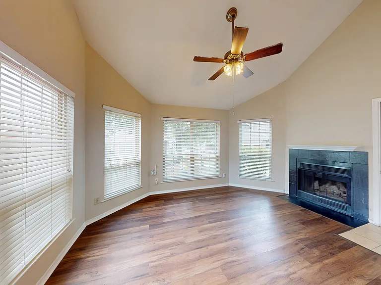 Dominion Lake Ridge — Photo 90