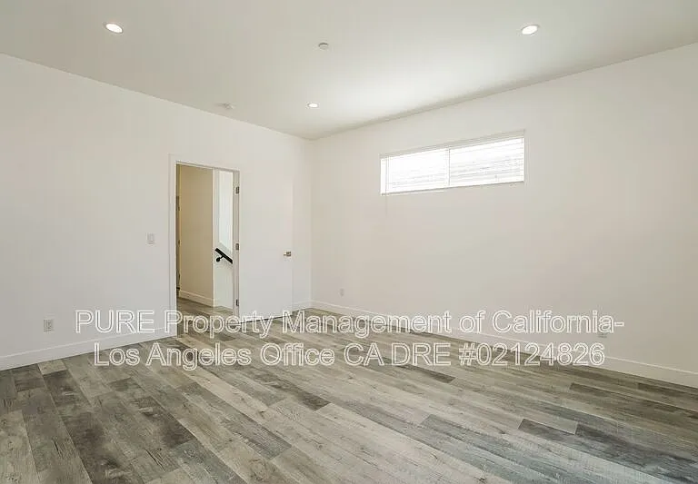 1340 N Kenmore Ave — Photo 9