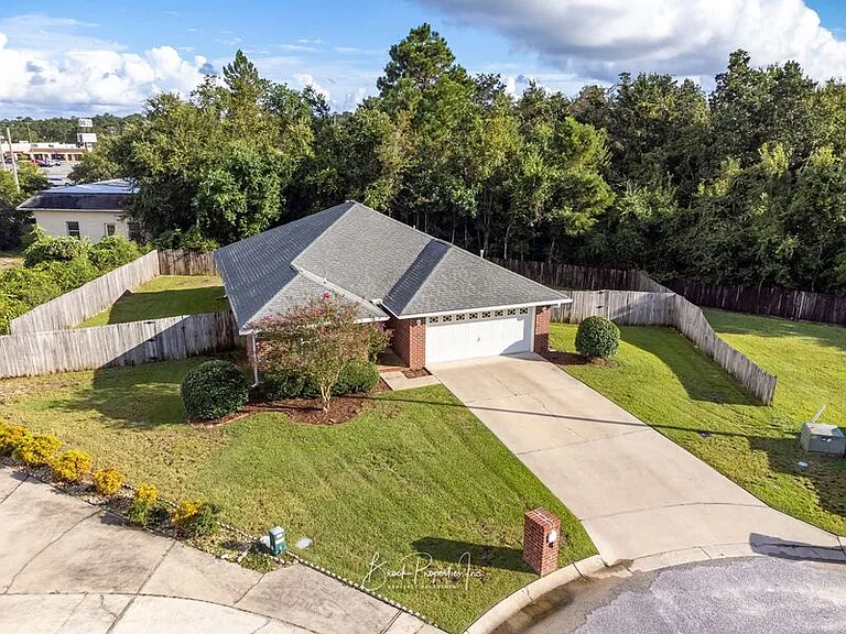 4718 Lemoyne Vis — Photo 31