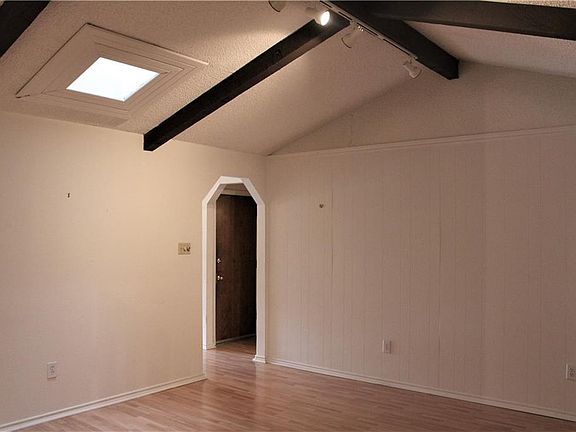 5th image of 609 Salem Dr