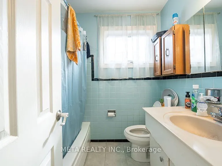 79 Chestermere Blvd — Photo 9