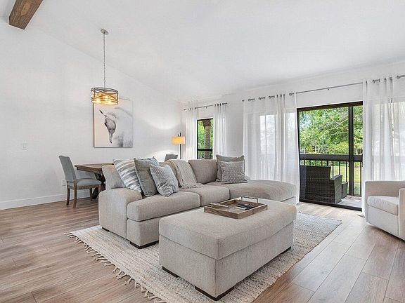 3rd image of 11863 Wimbledon Circle #504
