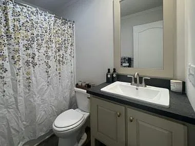 3 bed, 2.0 bath, 1056 sqft, $1,659 — Photo 2