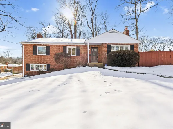 6303 Anneliese Dr, Falls Church, VA 22044