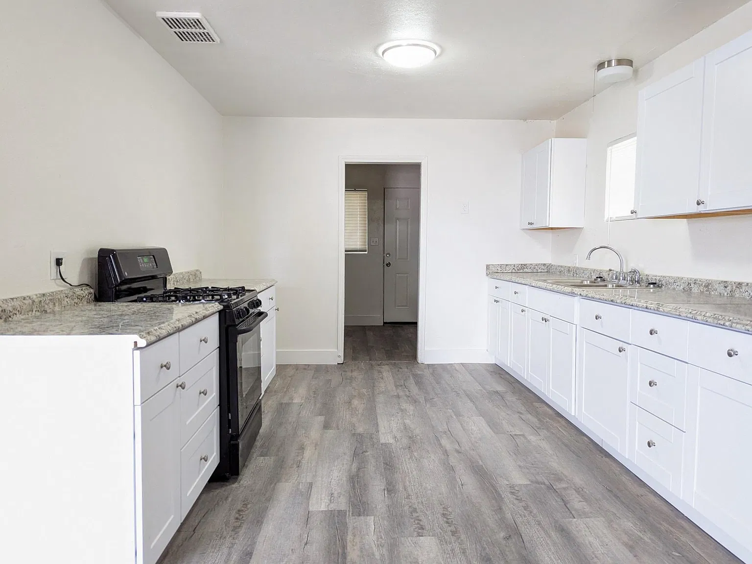 3 bed, 1344 sqft, $1,700 — Photo 4