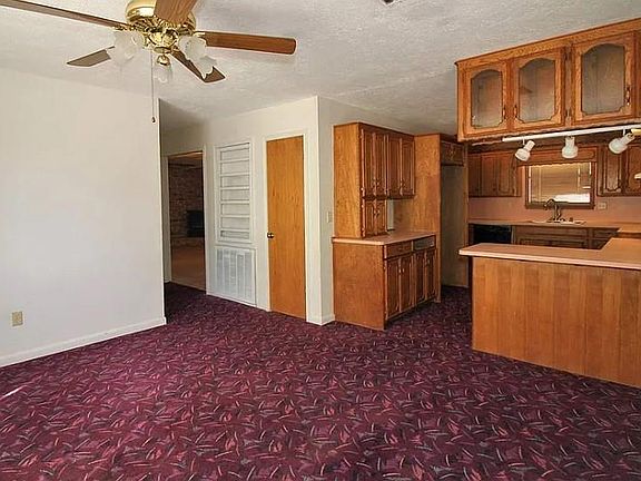 4th image of 949 Dillon Dr