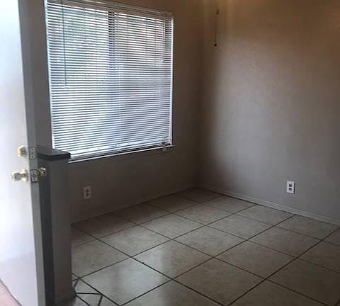 4th image of 3613 Wellesley Dr NE APT A