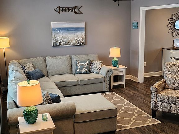 5th image of 329 Seashell Ln