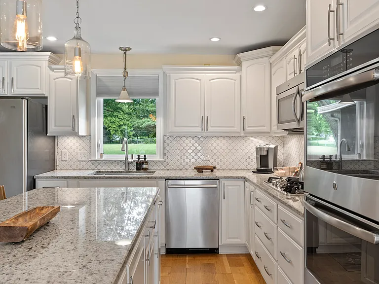 2215 Creekside Ln — Photo 13