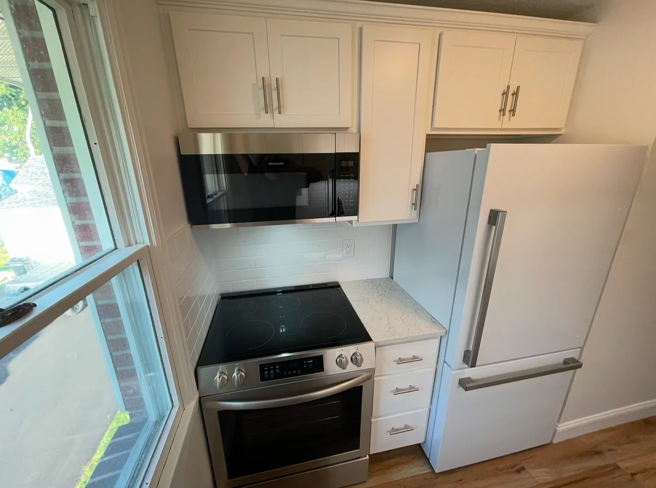 105 E Sands St — Photo 4