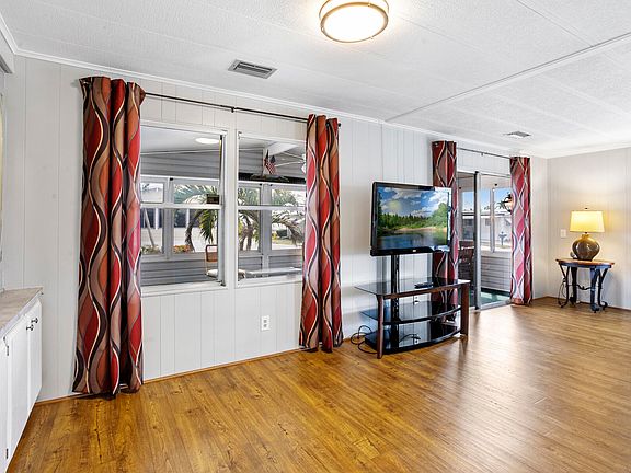 3rd image of 53011 Del Rio Bay