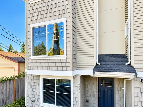 1029 NE 123rd St APT C, Seattle, WA 98125