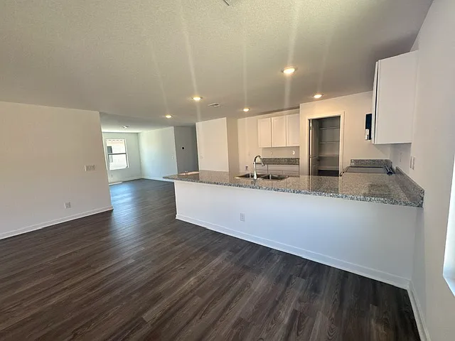 848 Hoffman Dr — Photo 5