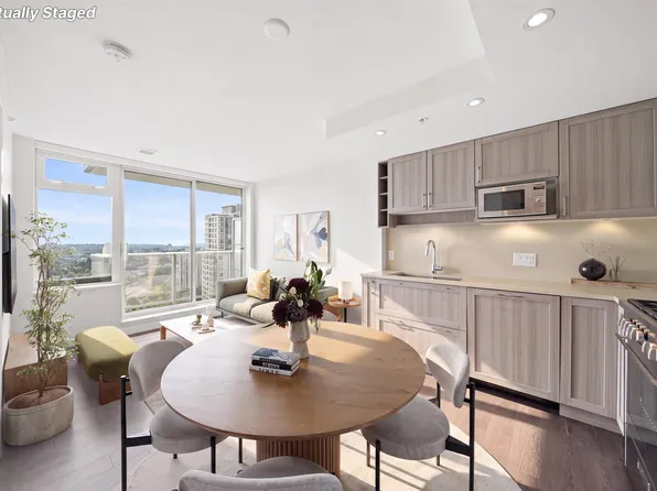 5470 Ormidale St #2306, Vancouver, BC V5R 0G6