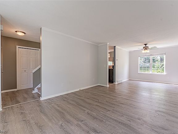 5th image of 223 Woodbridge Ln