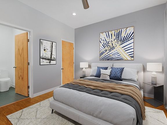 2nd image of 1006 N Wood St #1