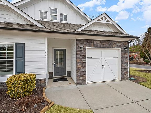 5th image of 111 Point View Dr