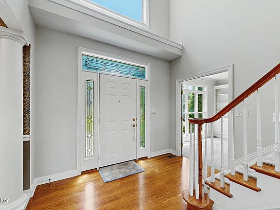 4th image of 9319 Springbrooke Cir