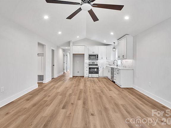 5th image of 2572 Teague St #28