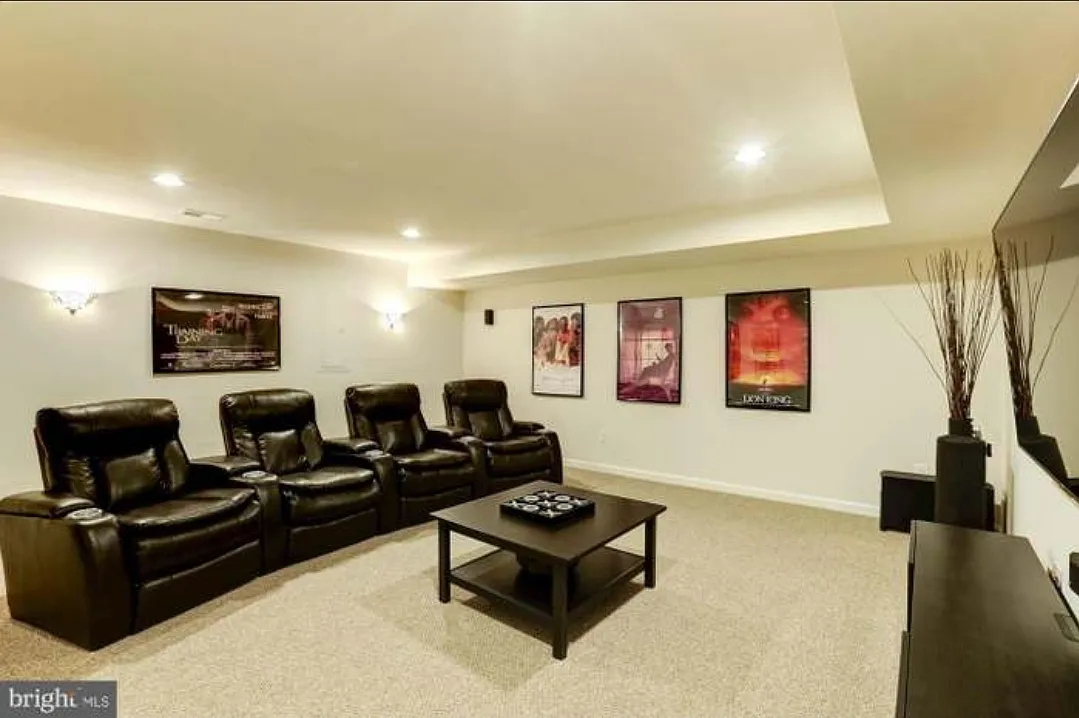 Cranford Dr, Woodbridge — Photo 3