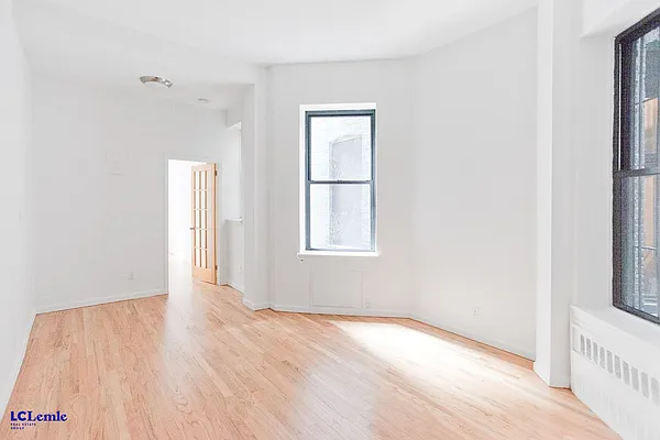 Rented by LC Lemle Real Estate Group | media 2