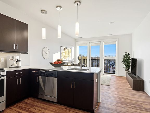 5th image of 555 Roger Williams Ave #302