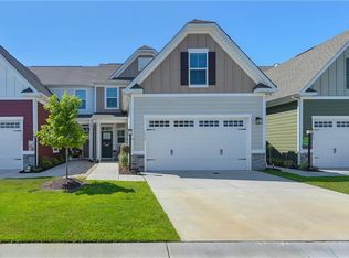 1634 Whistling Rd, Chesapeake, VA 23323