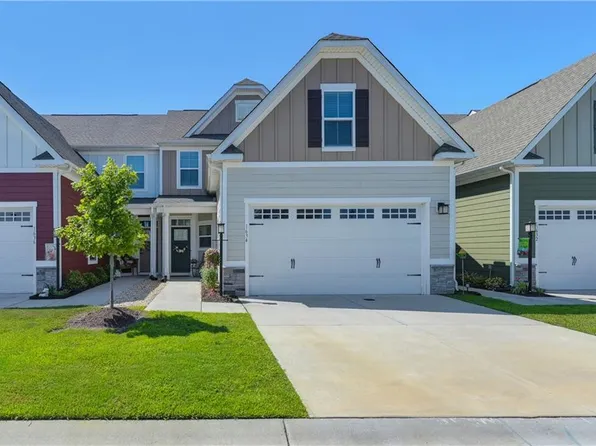 1634 Whistling Rd, Chesapeake, VA 23323