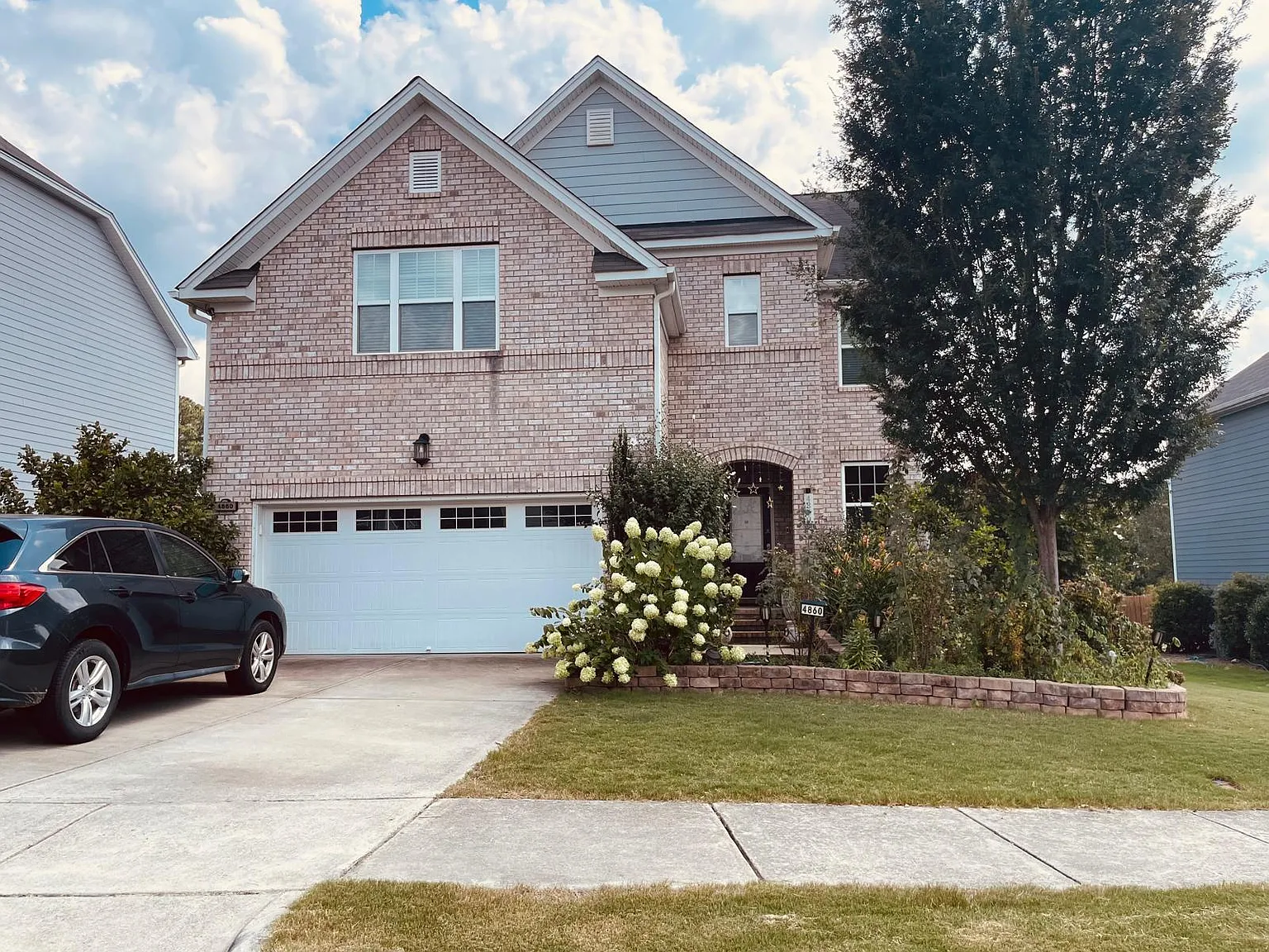 4 bed, 2820 sqft, $2,995 — Photo 1
