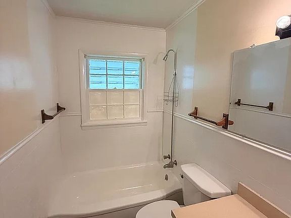 4th image of 3148 Sylvester Dr