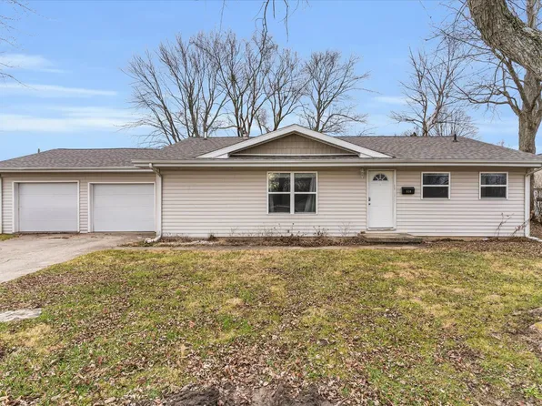 510 Crawford Ave, Villa Grove, IL 61956