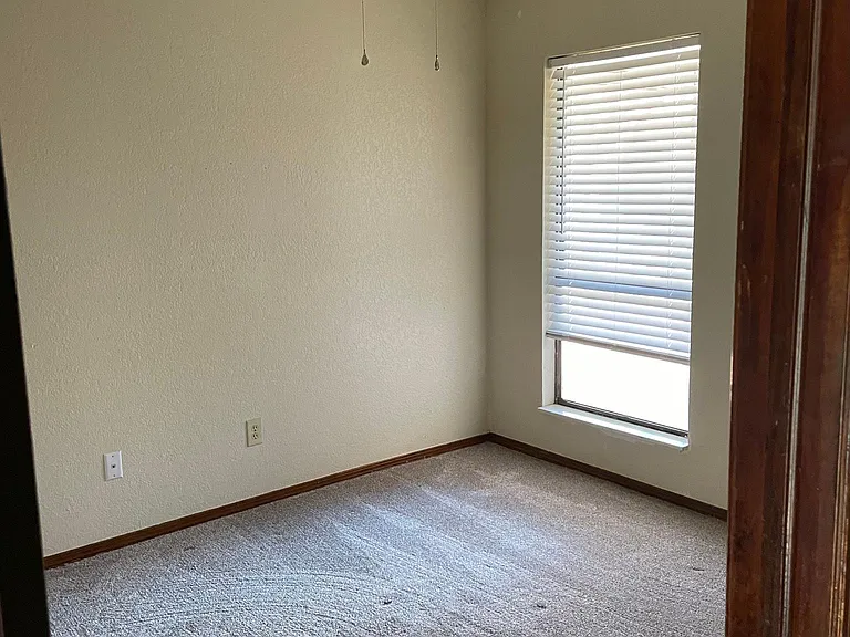 502 W Nimrod Rd #502 — Photo 6